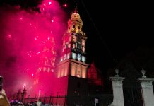 Abarrotado lució el encendido de Catedral con la musicalización de Jesucristo Súper Estrella en Sábado de Gloria