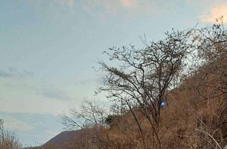 Camioneta se va a un barranco en Zitácuaro; hay un muerto y 8 lesionados