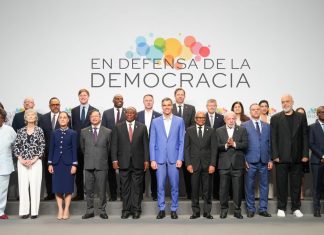 #Video || Presidenta Claudia Sheinbaum propone en IV Cumbres en Defensa de la Democracia, destinar 10% del gasto mundial en armamento a programa global de reforestación y a México sede de la Cumbre en 2027