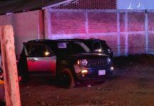 Balean a dos sujetos en una camioneta Jeep al poniente de Morelia