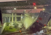 Siete heridos y varios daños materiales deja el accidente de tráiler en la caseta Zinapécuaro