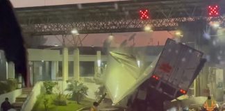 Tráiler embiste vehículos y se estrella contra la caseta de cobro Zinapécuaro, en la México-Guadalajara