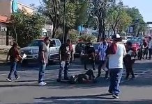 Adulta mayor es atropellada por motociclista frente al Palacio del Arte, Morelia