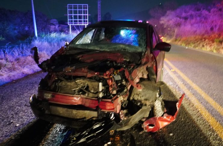 Hombre muere al chocar por alcance su camioneta en el Libramiento Sur de Jacona