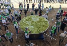 Cecytem Tancítaro participó en la elaboración del guacamole gigante y contribuye a récord mundial