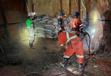 Continúa el rescate de los mineros en Sinaloa