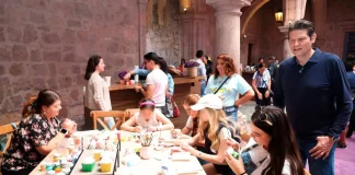 Tradición y arte llenan el Palacio Municipal en temporada de Semana Santa