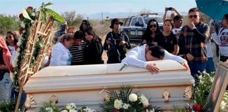 Ceci Flores da sepultura a su hijo tras años de búsqueda