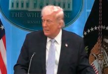 Donald Trump bromea con aprender español y postularse a la presidencia de Venezuela