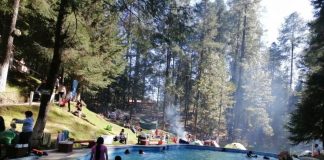 Michoacán invita a refrescarse en sus más de 400 balnearios y playas