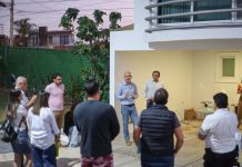 Adolfo Torres informa y atiende a vecinos de Las Cruces ante transición en servicios de agua