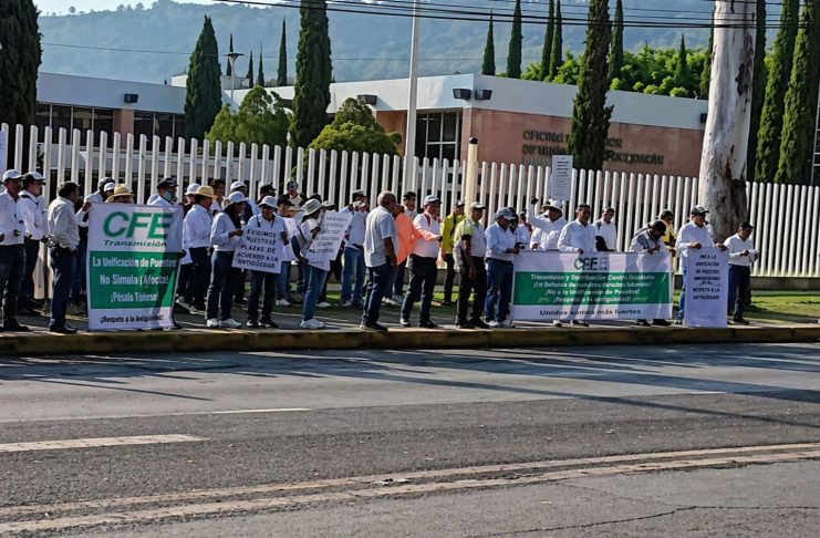 Jubilados de la CFE protestan en Morelia para exigir pensiones dignas