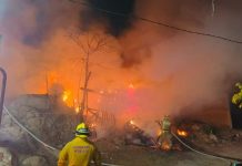 Arden dos casas de madera en Cumbres del Quinceo, Morelia