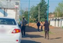 Normalistas se apoderan de camión abarrotero en Tiripetío