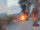 Bloquean carretera y queman un tráiler en Buenavista Tomatlán