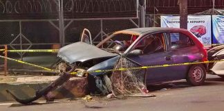 Choque en la alcaldía Iztapalapa deja dos muertos y un menor herido.