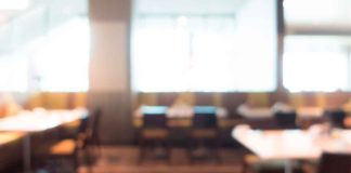 Horror en aula: alumno asesina a su maestra de literatura en plena escuela en Rusia