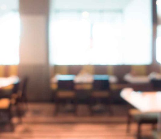 Horror en aula: alumno asesina a su maestra de literatura en plena escuela en Rusia