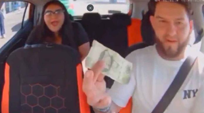 #VIDEO Mujer intenta estafar a conductor de DiDi con billete falso y lo amenaza con la “Ley Valeria”