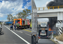 Tractocamión góndola se incendia tras accidente en la Pátzcuaro-Cuitzeo; chofer sale ileso