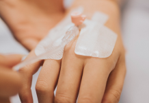 Suman 6 muertos tras aplicación de “sueros vitaminados” en clínica privada de Sonora