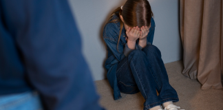 Denuncian abuso sexual de niña en refugio federal de Texas