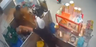 #VIDEO || Avienta aceite hirviendo a su compañero de trabajo