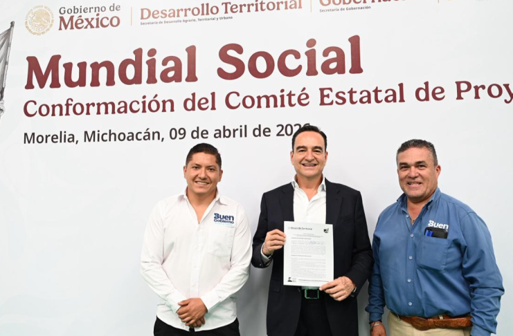 Carlos Soto firma convenio para construir canchas de fútbol 5 en Zamora