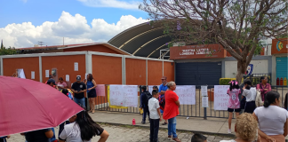 #VIDEO // Padres denuncian desvío de recursos y acoso en escuela de Villa del Pedregal