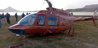 Cae helicóptero en la Presa del Bosque, en Zitácuaro; hay cinco lesionados