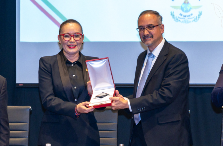 La autonomía universitaria es la condición para que la UMSNH pueda cumplir su función, afirma Yarabí Ávila al recibir la Medalla al Mérito Ciudadano