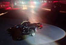 Hombre muere al derrapar en su moto, sobre la Calzada Benito Juárez de Uruapan