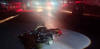 Hombre muere al derrapar en su moto, sobre la Calzada Benito Juárez de Uruapan