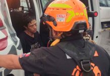 Rescatan con vida a mujer que fue arrastrada hacia una alcantarilla durante lluvias