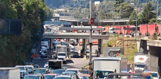 Continúan bloqueos de transportistas en México este 7 de abril; estas son las carreteras afectadas
