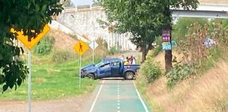 Volcadura de camioneta deja un herido en la Morelia-Pátzcuaro
