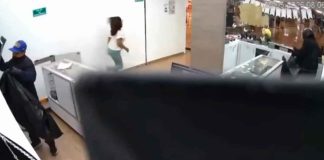 #VIDEO // Captan asalto a joyería en Nuevo León, ladrones escapan con bolsas llenas de alhajas