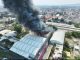 Incendio consume bodegas en Tláhuac; evacúan a cientos de personas
