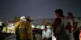 Mujer sufre aparatosa caída en su vivienda y resulta herida