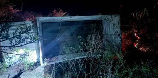 Muere chofer de camión tras volcadura sobre la carretera Morelia-Chiquimitío