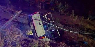 Camioneta se desbarranca en Tacámbaro; seis integrantes de una familia resultan heridos