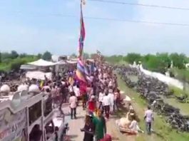 #VIDEO // Video capta fatal accidente en la India; fuerte descarga eléctrica deja fallecidos y heridos