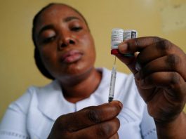EE. UU. restringe ingreso de viajeros de tres países africanos por alerta de ébola