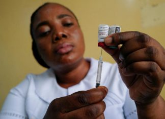 EE. UU. restringe ingreso de viajeros de tres países africanos por alerta de ébola