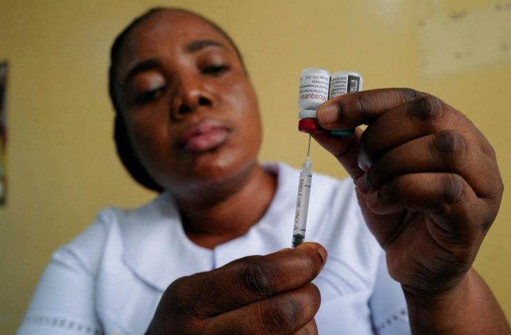 La OMS advierte que la vacuna contra el ébola demorará meses