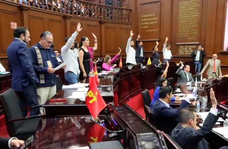 Ningún funcionario podrá cobrar más que titular del Ejecutivo Federal: 76 Legislatura