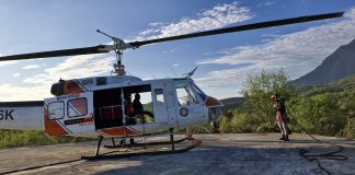 #Video || Caen en parapente y son rescatados por helicóptero en Santiago, Nuevo León