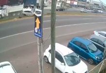 #VIDEO // Frena para no atropellar a perrito y provoca fuerte carambola en la Veracruz-Xalapa