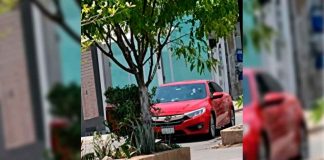 Abandonan automóvil baleado y rodeado de casquillos percutidos en Michoacán
