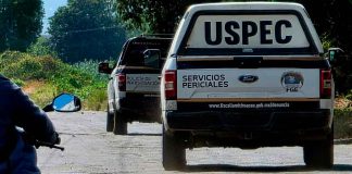 Localizan cadáver desmembrado y esposado en carretera